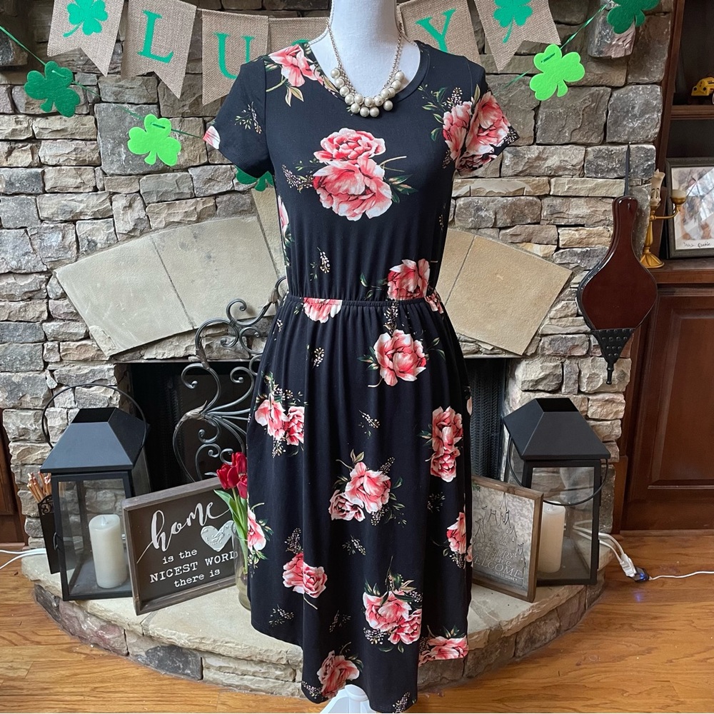 Reb & J. Floral Print Midi Dress with Pockets Size Medium